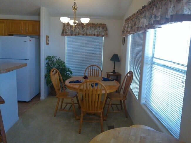 Building Photo - WInter Rental Oct to April 2026