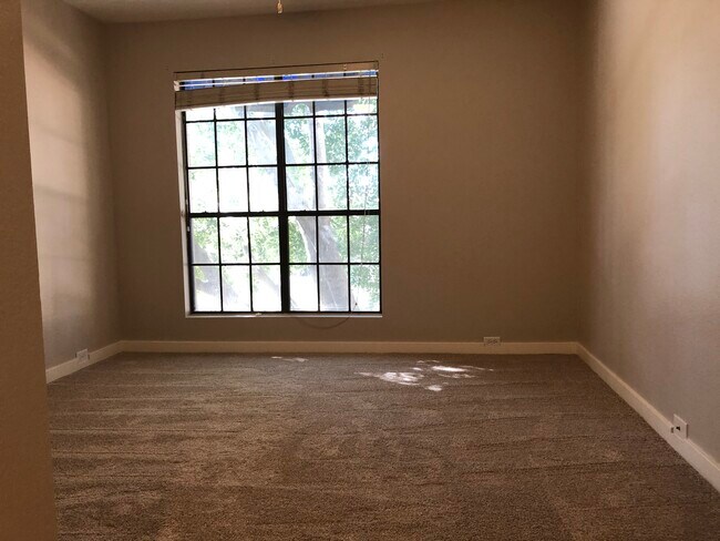 Building Photo - 7557 N Dreamy Draw Dr