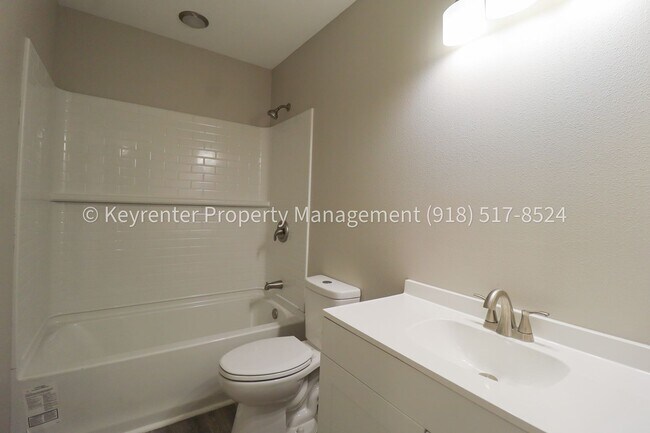 Building Photo - Beautiful Newly Built 3 Bedroom House! Available for Immediate Move in!