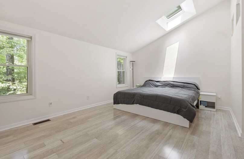 Building Photo - 5 Maple Ridge Dr