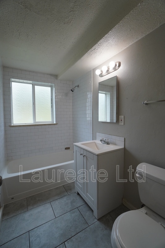 Building Photo - 673 Miller Ct