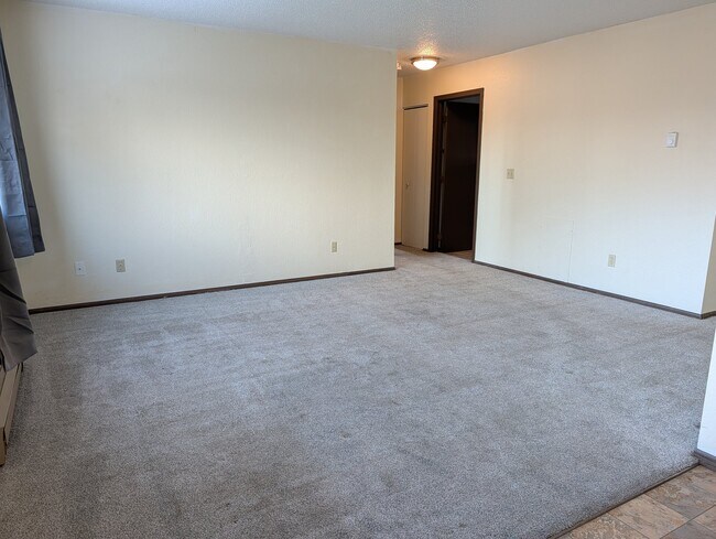 Building Photo - 331 Fox Lake Ave