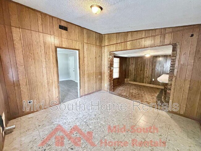 Building Photo - 3191 Parham St