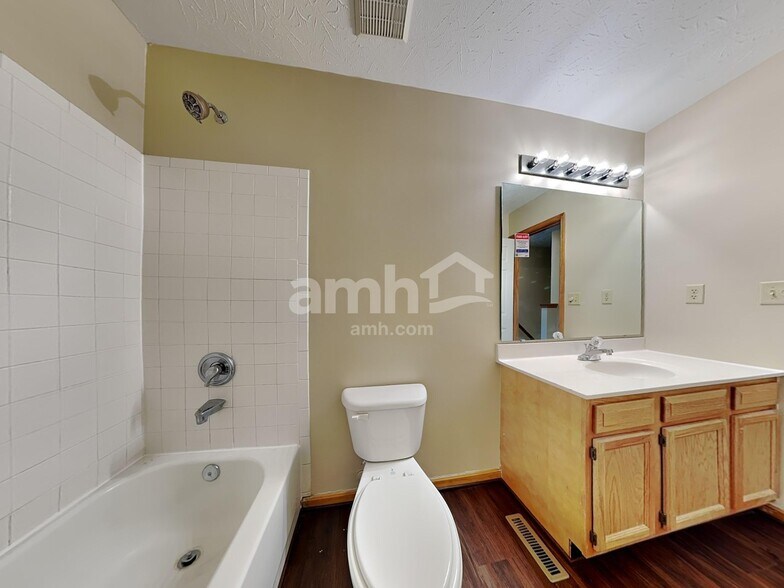 Building Photo - 942 Legacy Ct