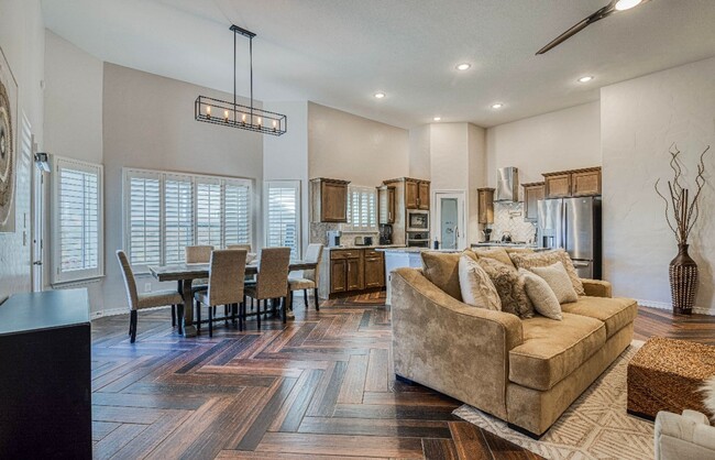 Building Photo - Eastside area for Short or Long Term Renta...