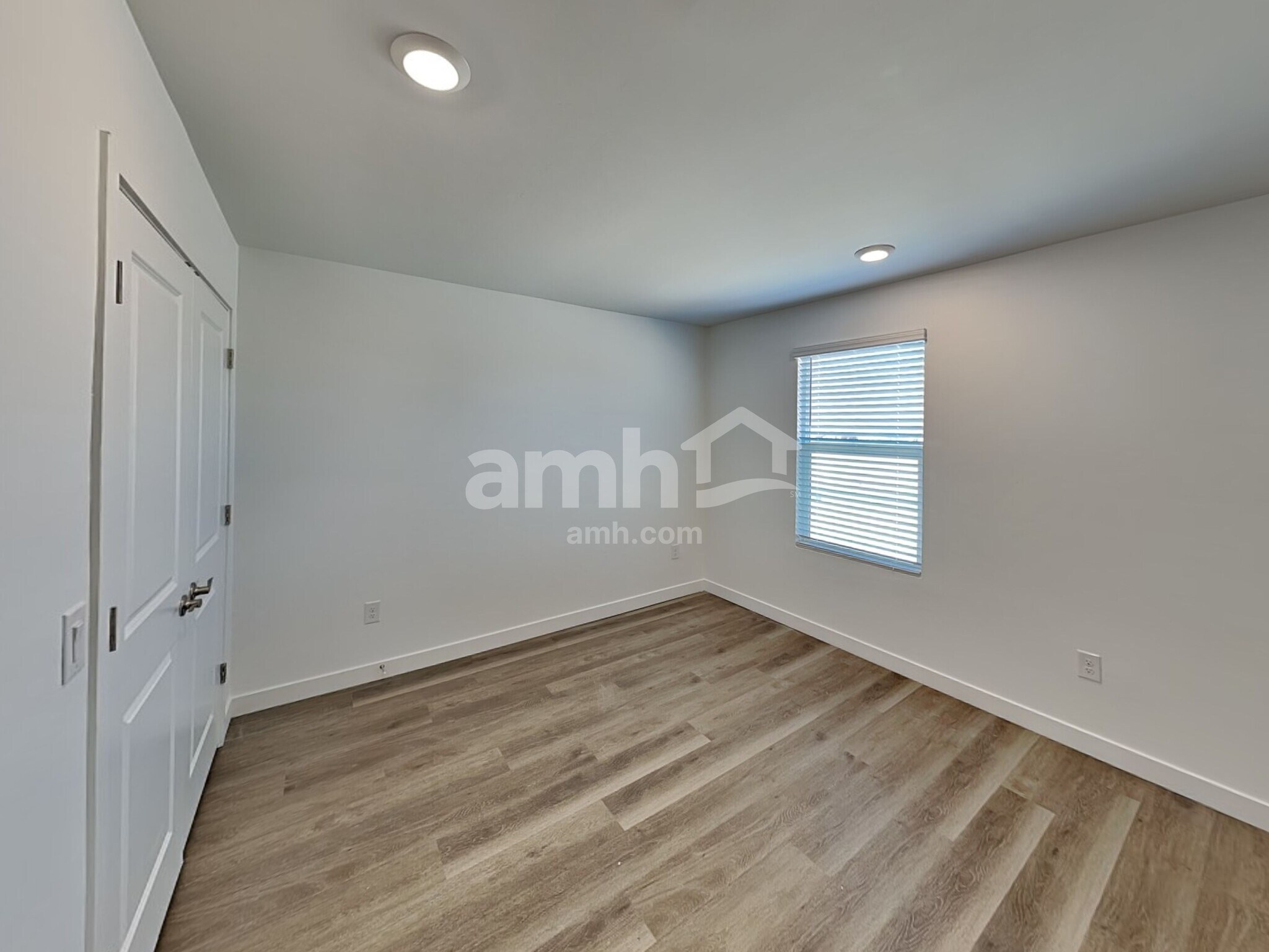 Building Photo - 9555 Harkes Dr