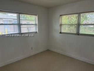 Building Photo - 14940 NE 11th Ct