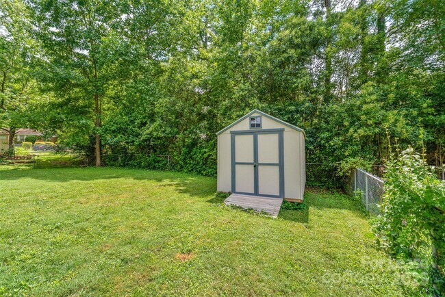 Building Photo - 3932 Slagle Dr