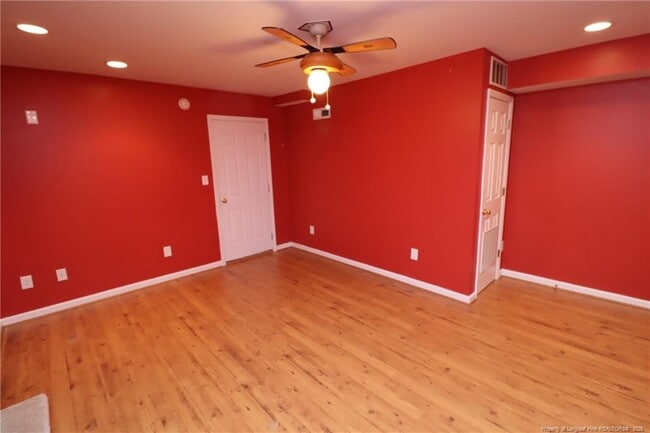 Building Photo - 416 Oak Pine Dr