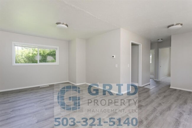 Building Photo - Remodeled 3 Bedroom Available in Northeast Portland!