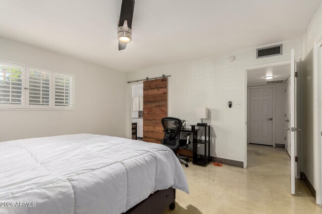 Building Photo - 3655 N 5th Ave