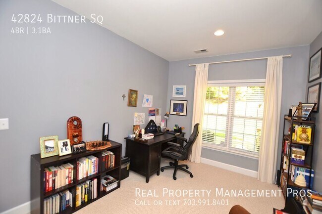 Building Photo - 42824 Bittner Square