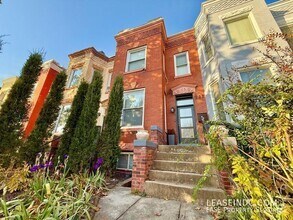 Building Photo - 127 Adams St NW