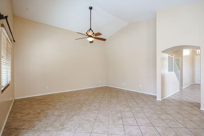 Building Photo - BEAUTIFUL 4 BEDROOM, 2.5 BATH WITH A POOL IN THE HEART OF GILBERT
