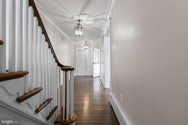 Building Photo - 1224 Lancaster Ave