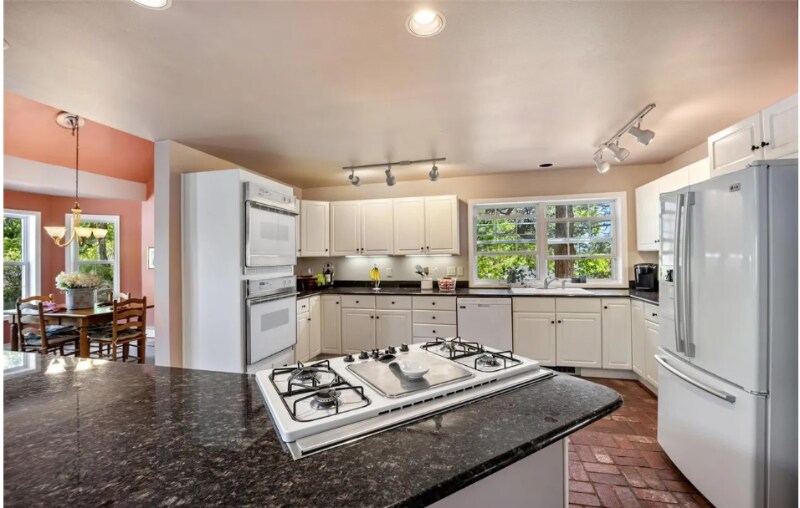 Building Photo - 509 Viola St