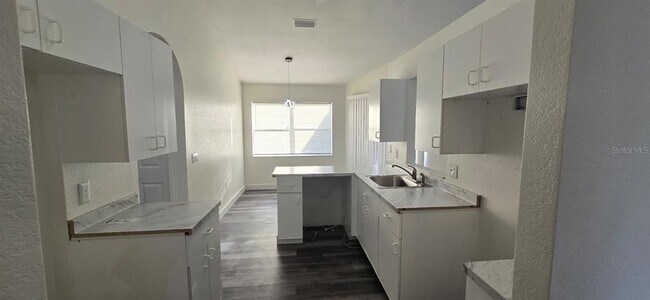 Building Photo - 5329 Kasper St