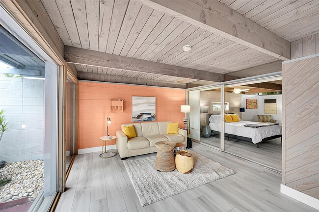 Building Photo - 234 Pine Ave