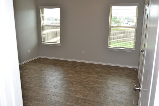 Building Photo - 8435 Chesney Trl