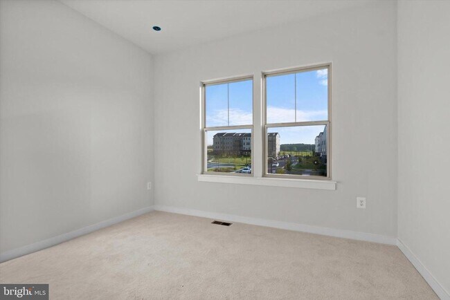 Building Photo - 1043 Venifena Terrace SE