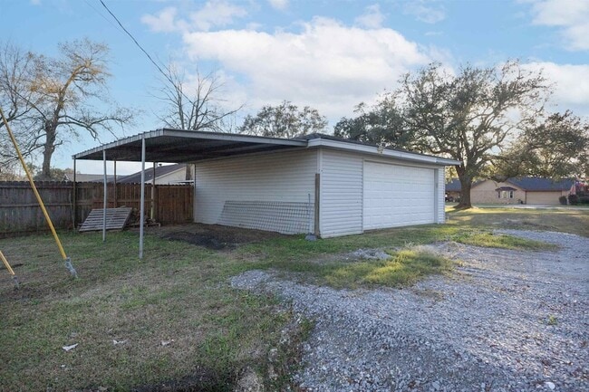 Building Photo - 6720 Lancaster Dr