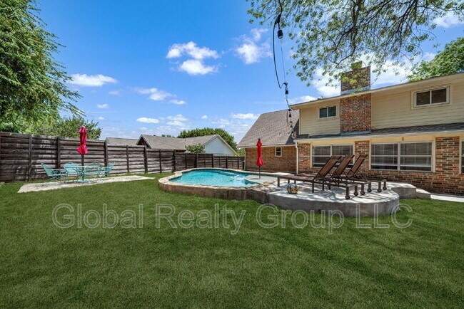 Building Photo - 133 Thomas Edison Dr