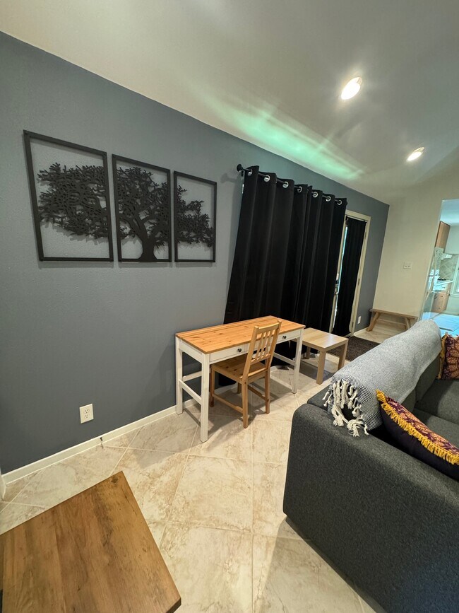Building Photo - 2802 Horseshoe Bend Cove