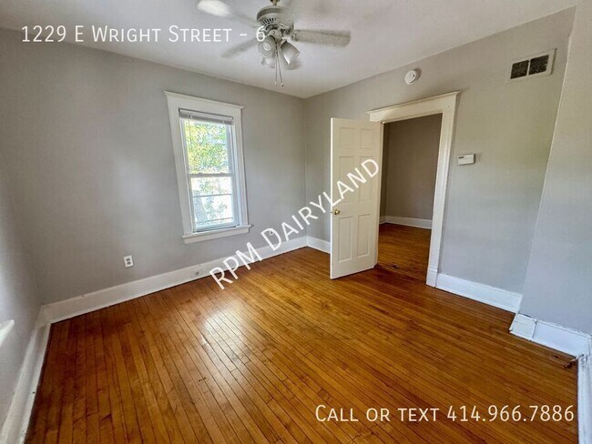 Building Photo - 1229 E Wright St