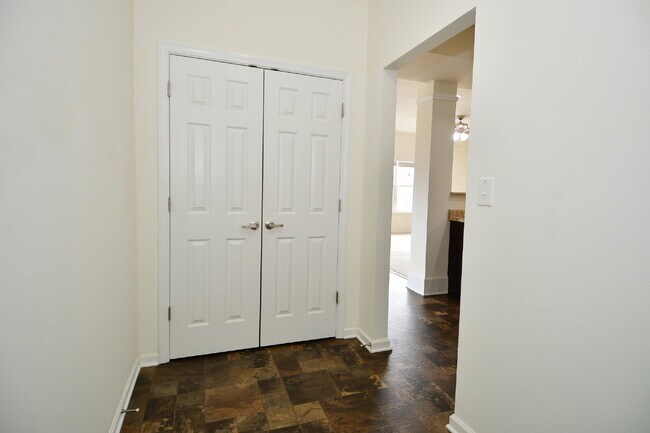 Building Photo - Spacious 5-bedroom, 3 full bath home in the Greenwood/Clark Pleasant area