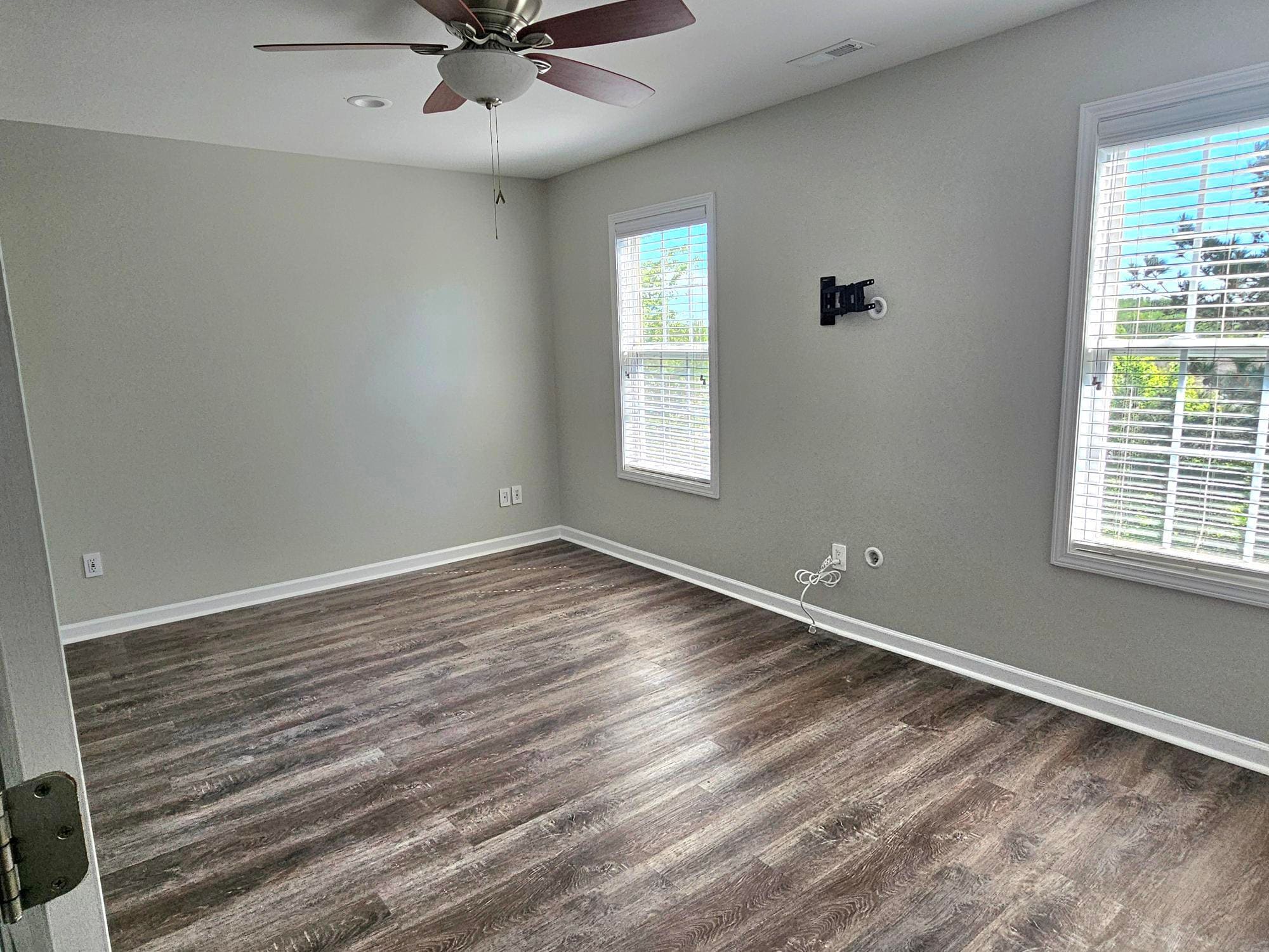 Building Photo - 5817 Fox Point Cir