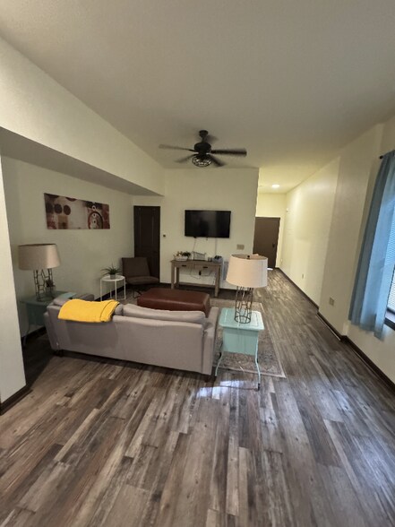 Building Photo - 1927 N 2nd St