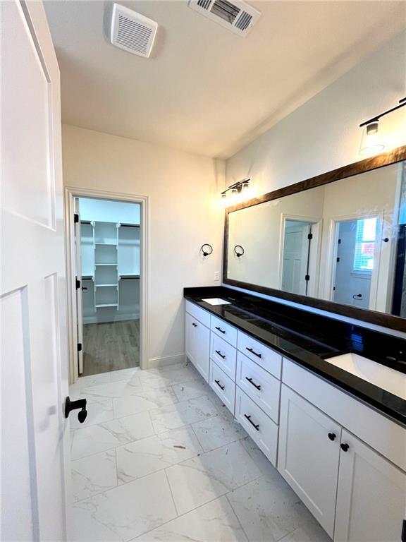 Building Photo - 4750 Farmhouse St