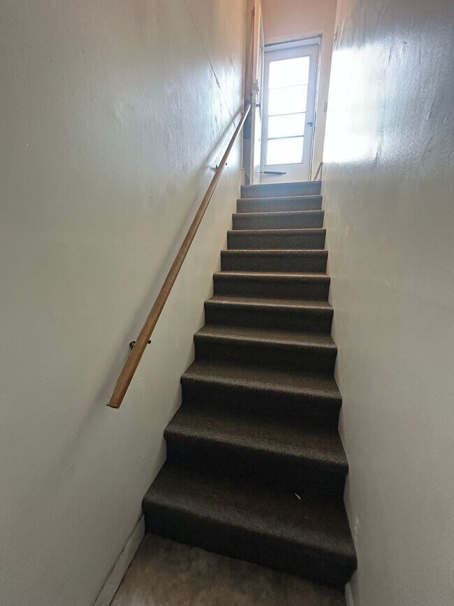 Building Photo - 3429 Quincy Ave