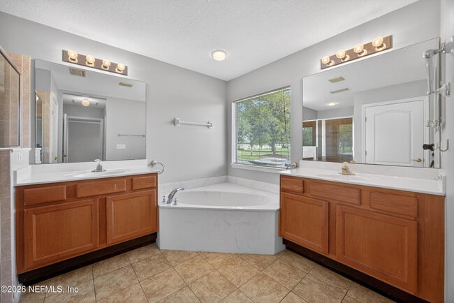 Building Photo - 6377 Island Forest Dr