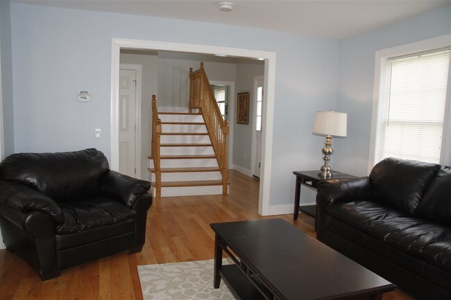 Building Photo - 20 Browns Ct