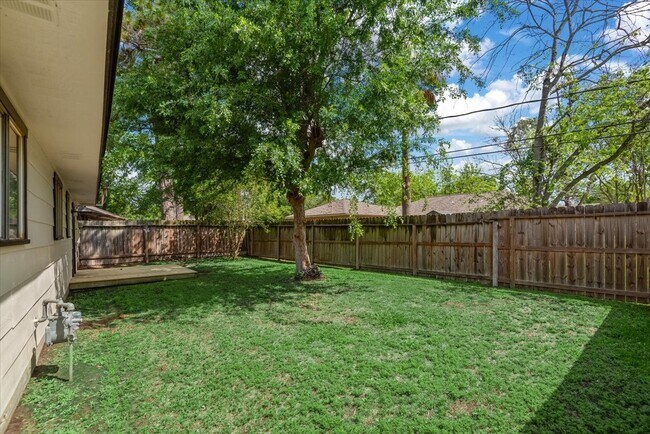 Building Photo - 29414 Sedgefield St