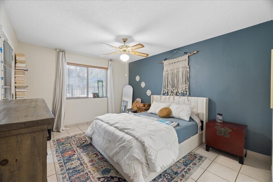 Main bedroom - 4150 E Cactus Rd