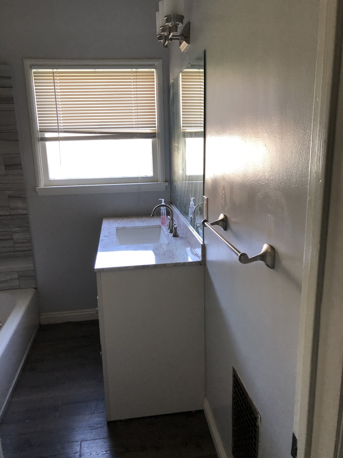 Bathroom - 1950 Cedar Ave