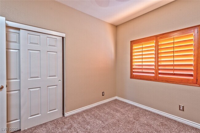 Building Photo - 10600 Royal Willow Pl