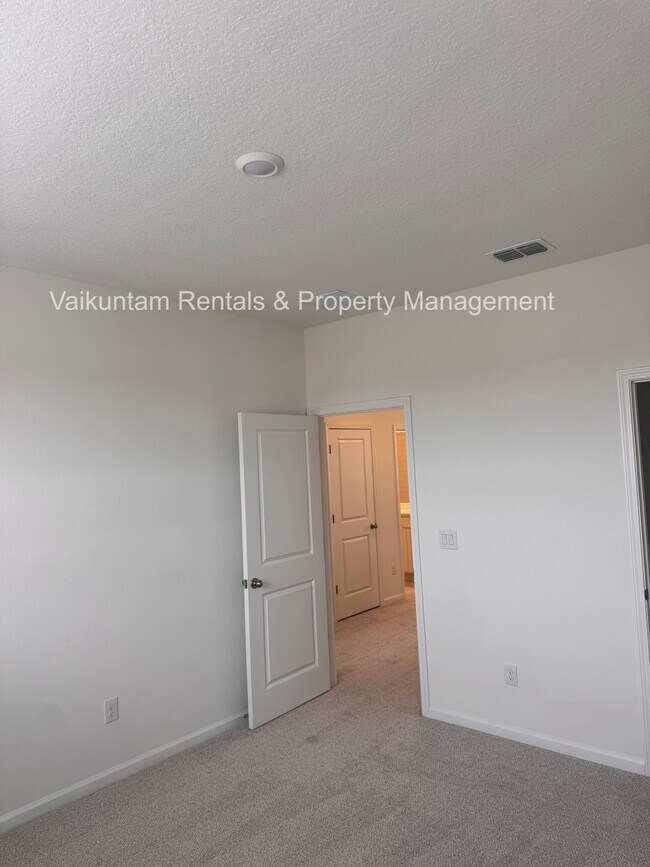 Building Photo - 91 Silver Myrtle Ct