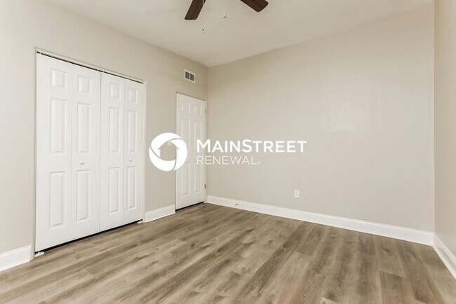 Building Photo - 3 Bedroom Pet-Friendly Home in Orlando, FL with Main Street Renewal