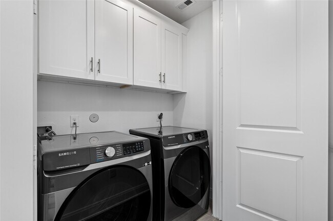 Building Photo - 3319 Beverly Frst Dr