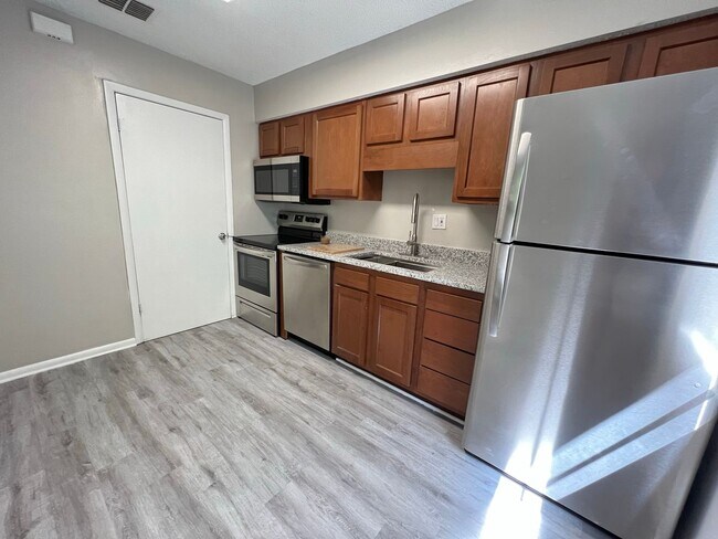 Building Photo - Renovated 1BR/1BA Ortega Farms Apartment