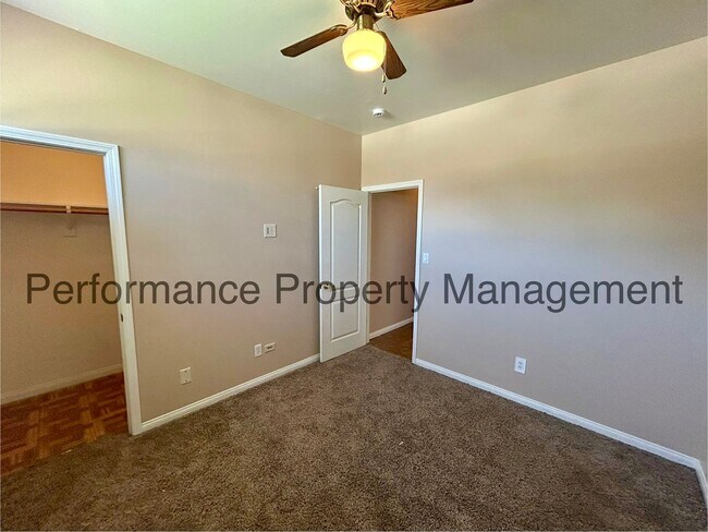 Building Photo - Charming 4 Bed/2 Bath NW Bakersfield Home ...