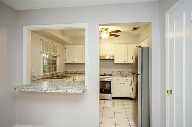 Building Photo - 614 Georgetown Dr