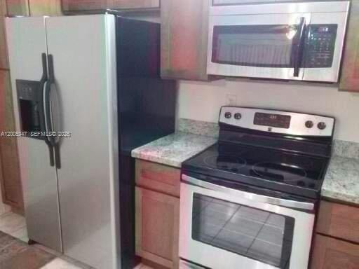 Building Photo - 4850 SW 63rd Terrace