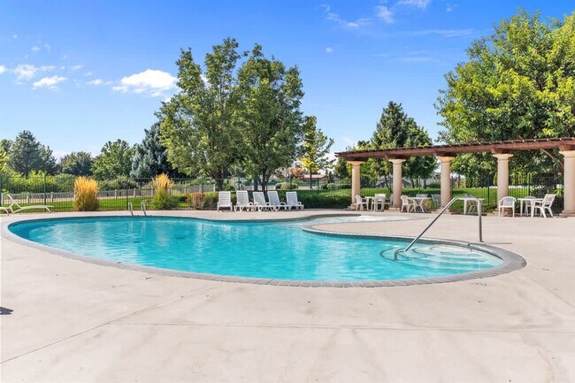 Building Photo - 2480 W San Remo Ct
