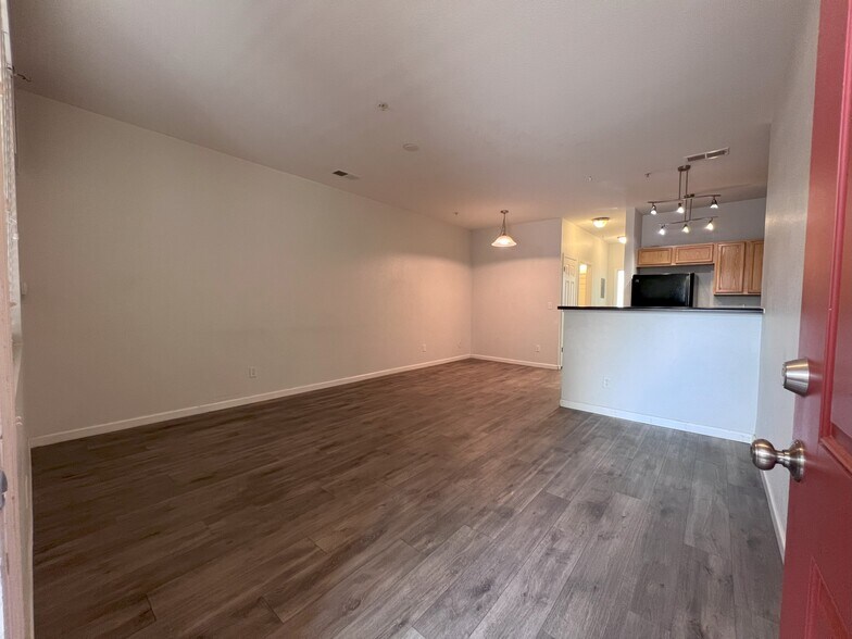Building Photo - 9300 E Florida Ave