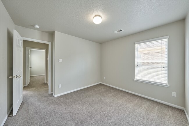 Building Photo - 9935 Knob Hollow Way