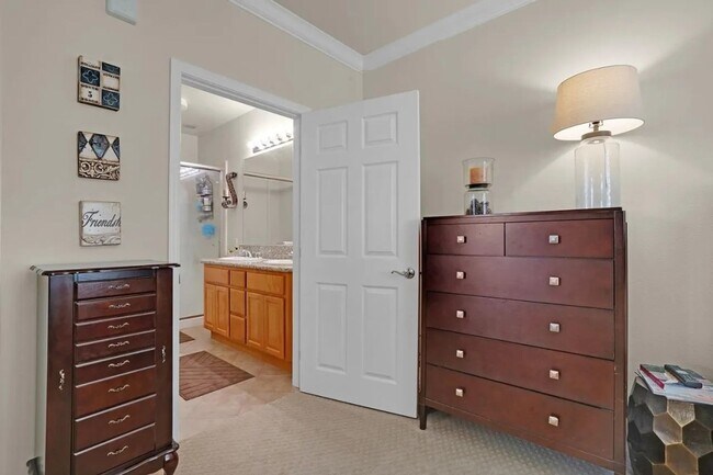 Building Photo - Wonderful Dublin Condo